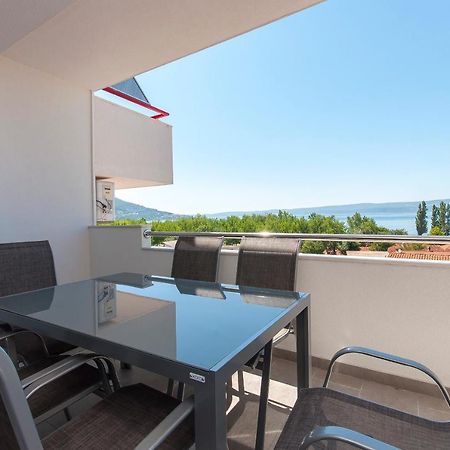 Apartman Mira- Omis Exterior photo